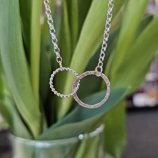 DOUBLE CIRCLE SPLIT CHAIN NECKLACE