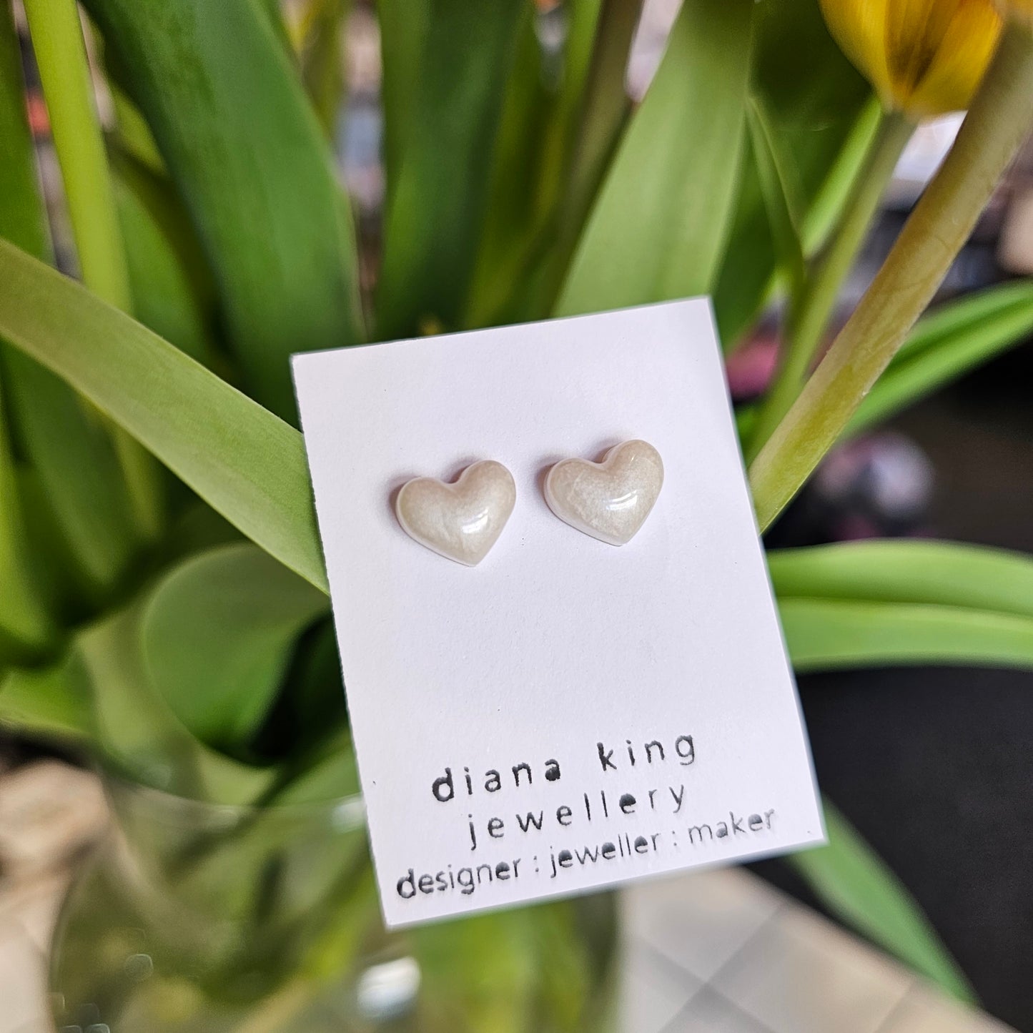 WHITE MATT PUFF HEART STUDS