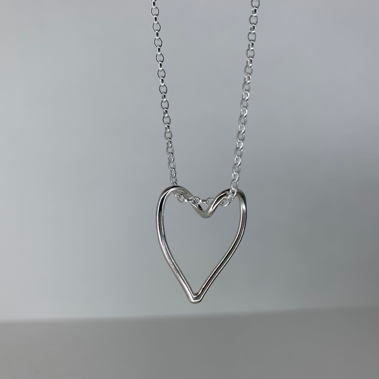 LOOPY HEART PENDANT