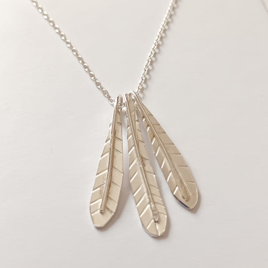 TRIPLE FEATHER PENDANT