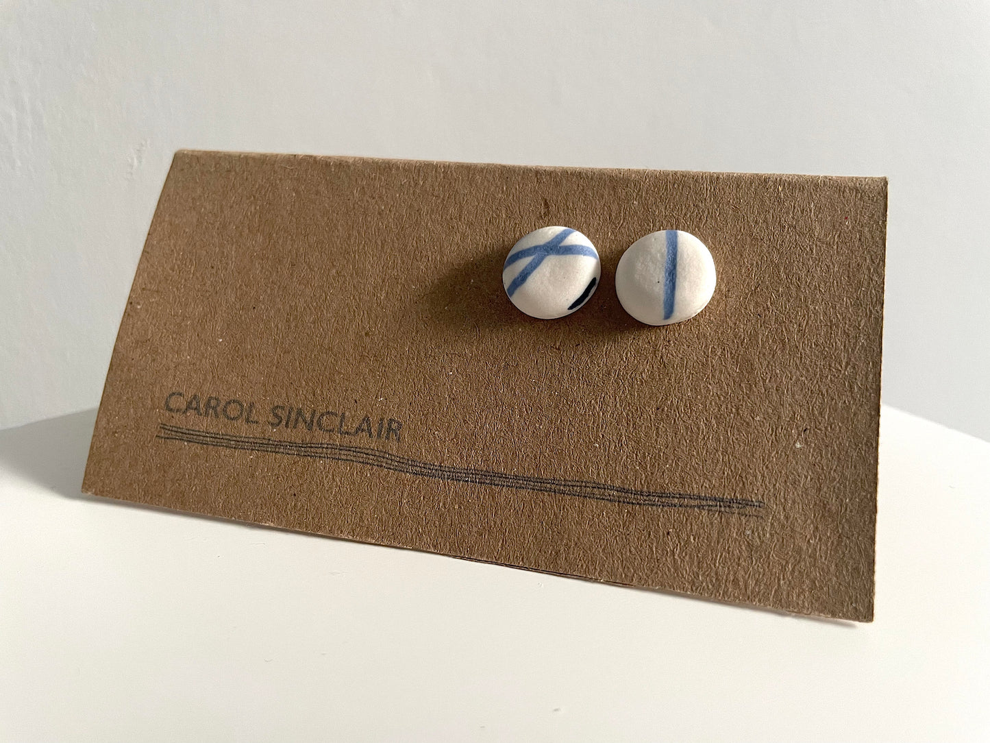 ROUND PORCELAIN STUDS