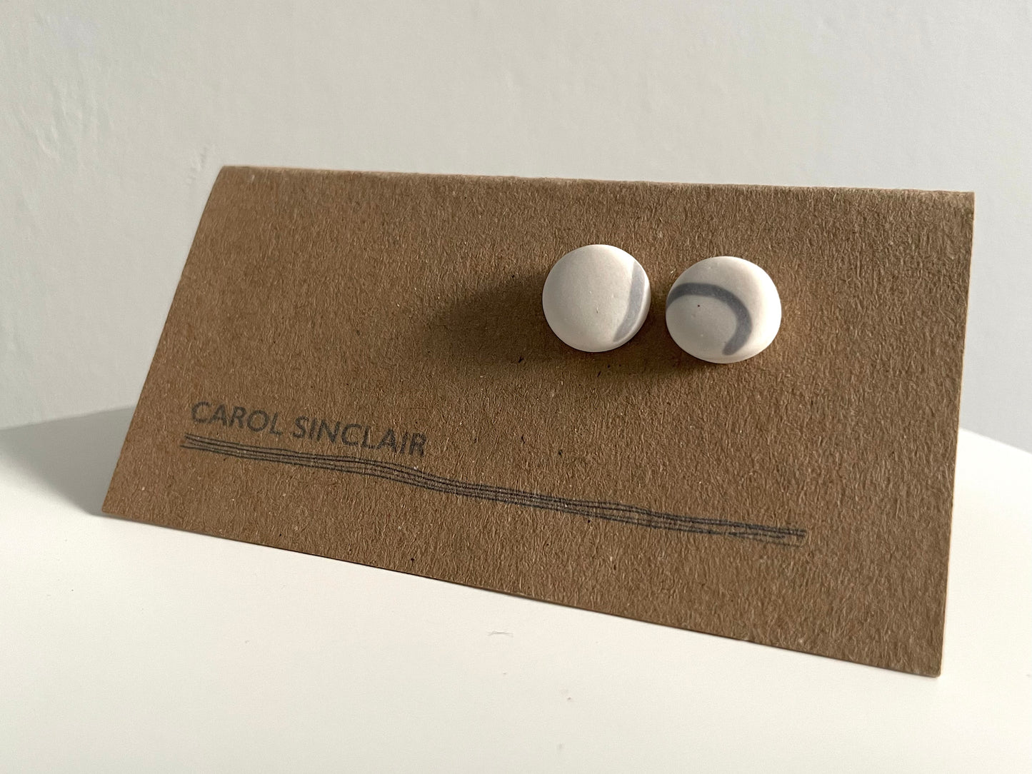 ROUND PORCELAIN STUDS